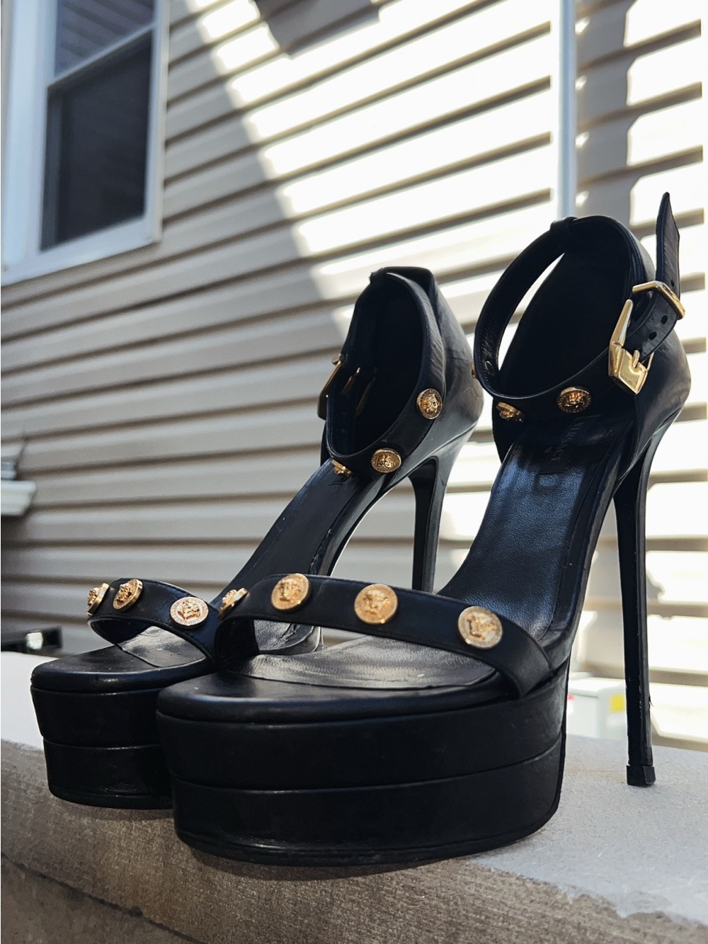 Versace Black Medusa Stud Icon Platform SS18 Tribute collection IT Size 40 US 10